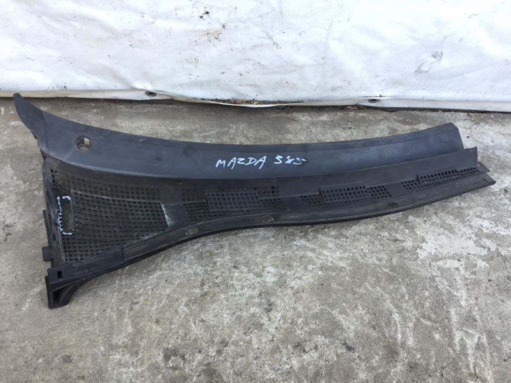 BN8V-50-7R0F | Пластик під лобове скло / Жабо прав. MAZDA 3 BK 03-08 - Фото 3