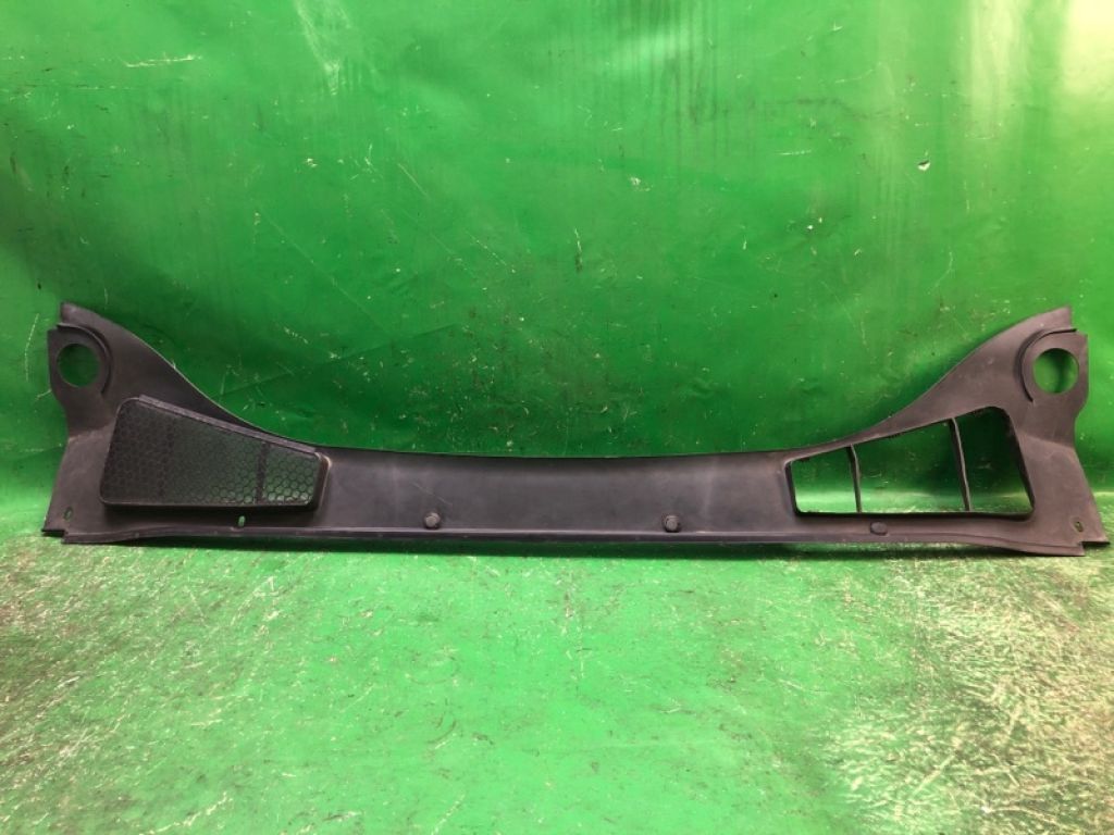 BM51A02216AF | Пластик под лобовое стекло / Жабо FORD FOCUS 10-18