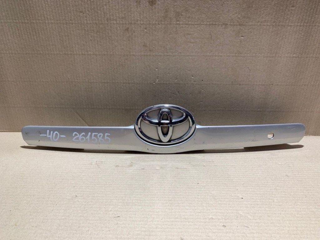 76811-33130-B2 | Панель подсветки номера TOYOTA CAMRY 40 06-11