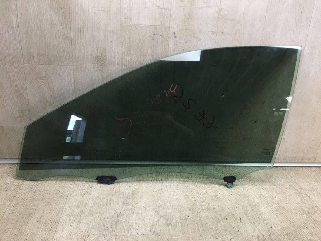 68102-06190 | Стекло двери передн. лев. TOYOTA CAMRY 50 12-15