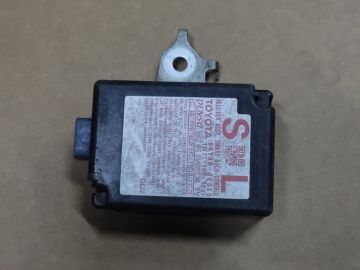Блок керування центральним замком LEXUS RX350/450 09-15