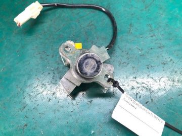 Замок кришки багажника TOYOTA SOLARA 03-09