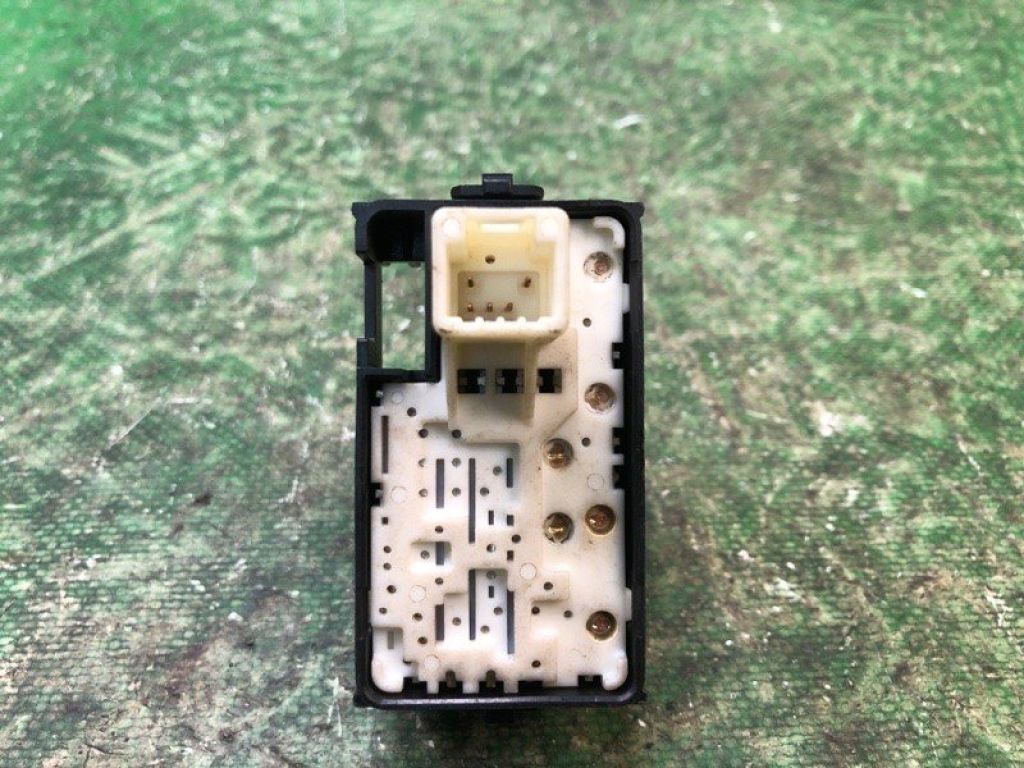 84810-33120 | Кнопка стеклоподъемника задн. лев. TOYOTA CAMRY 40 06-11 - Фото 3