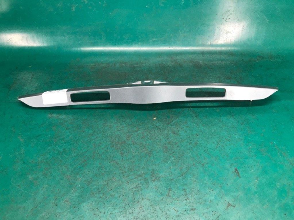 76811-06130-H0 | Панель подсветки номера TOYOTA CAMRY 40 06-11 - Фото 10