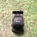 84810-33120 | Кнопка стеклоподъемника передн. прав. TOYOTA VENZA 09-16