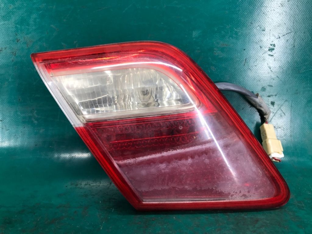 81590-06120 | Ліхтар внутрішній лів. TOYOTA CAMRY 40 06-11