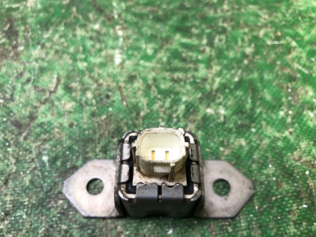 8651A112 | Датчик удару MITSUBISHI L200 06-14 - Фото 4