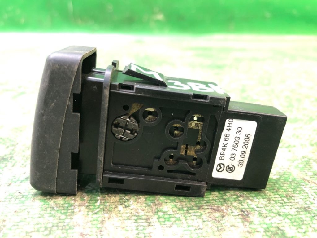 BP4K664H0 | Кнопка аварийной сигнализации MAZDA 3 BK 03-08 - Фото 3