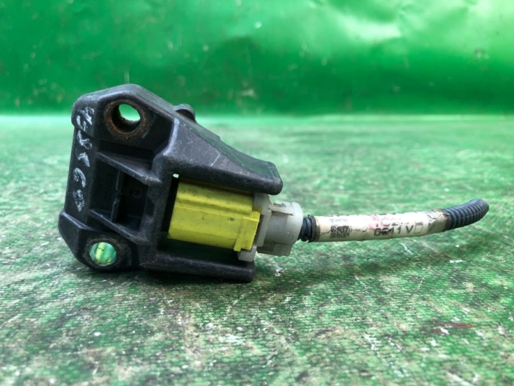 89173-45050 | Датчик удара LEXUS RX300/330/350/400 03-09