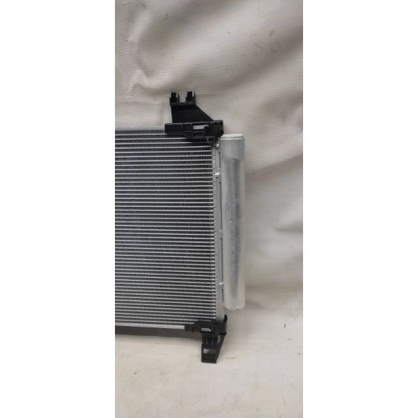 Радіатор кондиціонера TOYOTA AURIS 13-18 88460-12600 — 3