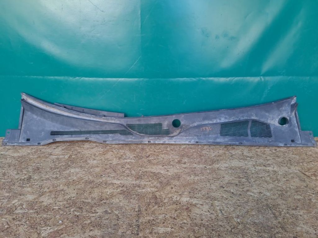 55708-06050 | Пластик под лобовое стекло / Жабо TOYOTA SOLARA 03-09