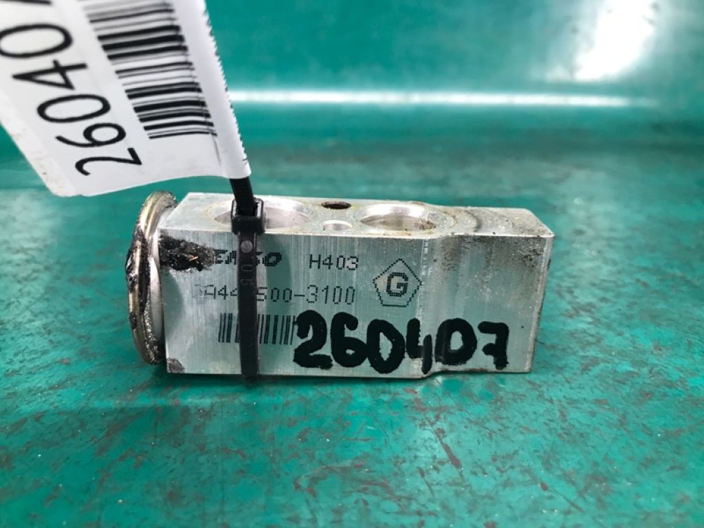 88515-0E080 | Клапан кондиционера LEXUS RX300/330/350/400 03-09