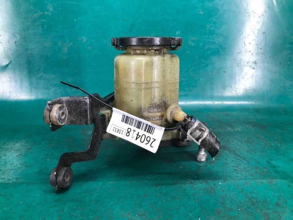 44360-0E010 | Бачок ГУР LEXUS RX300/330/350/400 03-09