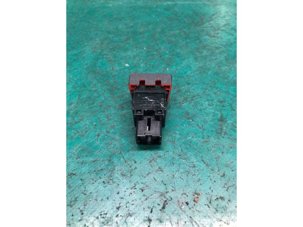 25290-3SG0A | Кнопка аварійної сигналізації NISSAN SENTRA B17 12-21 - Фото 3