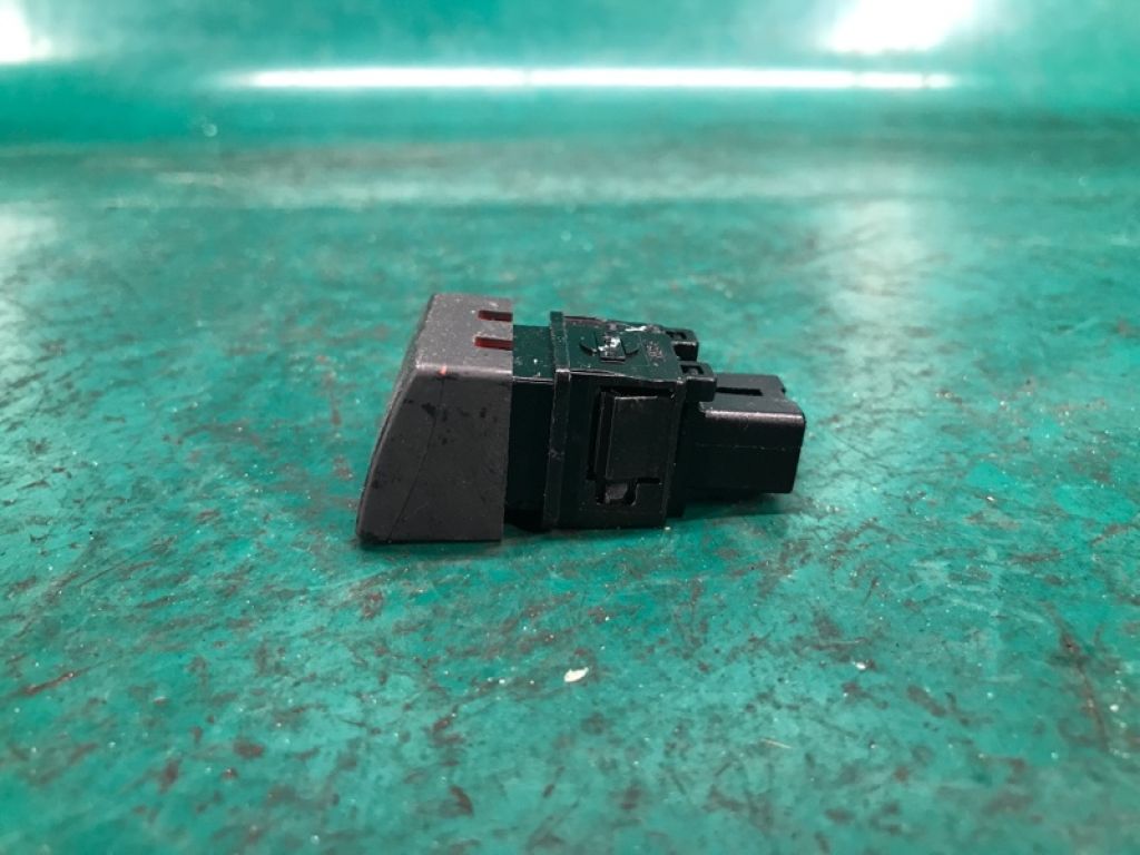 25290-3SG0A | Кнопка аварійної сигналізації NISSAN SENTRA B17 12-21 - Фото 4