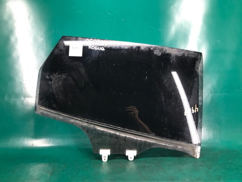 82300-JM01A | Стекло двери задн. прав. NISSAN ROGUE 08-15