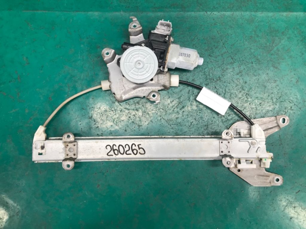 82720-JM00A | Стеклоподъемник задн. прав. NISSAN ROGUE 08-15