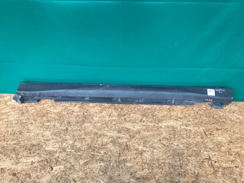 75850-0E010 | Накладка порогу зовнішня прав. LEXUS RX300/330/350/400 03-09