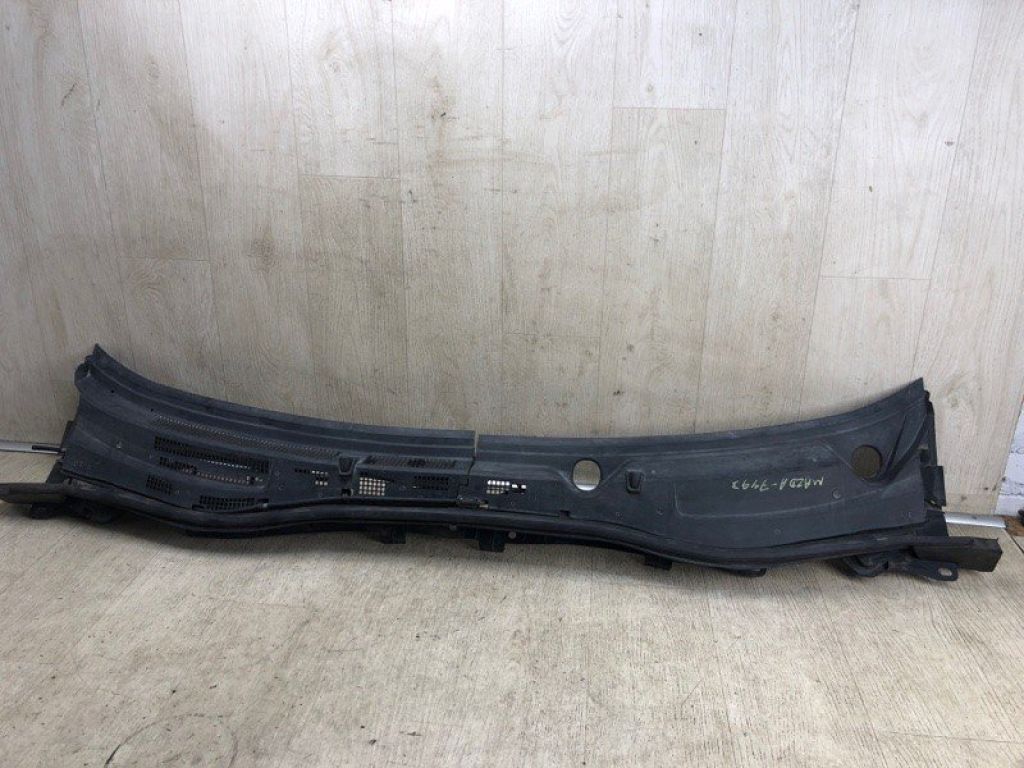 BHN9-50-7R0 | Пластик під лобове скло / Жабо MAZDA 3 BM 13-19