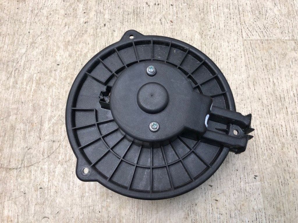 7801A115 | Моторчик печки MITSUBISHI GALANT 03-12