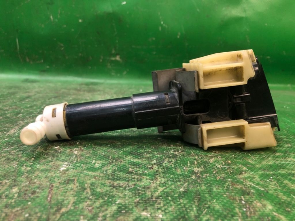 286419W50A | Форсунка омывателя фар прав. NISSAN TEANA J31 03-07