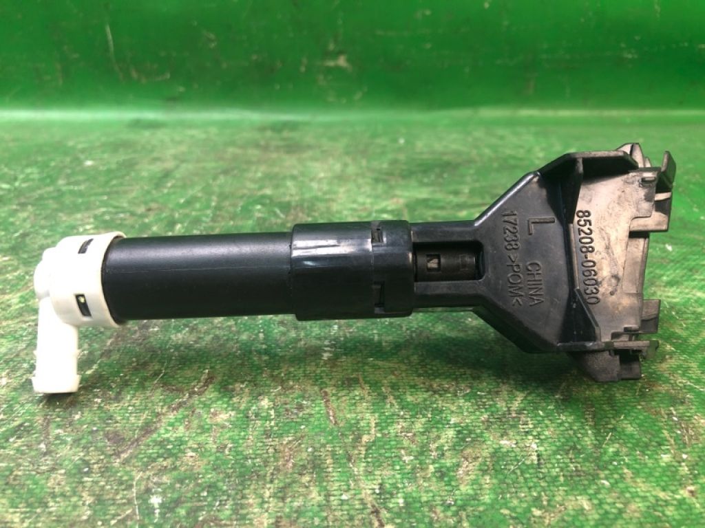 85208-06030 | Форсунка омывателя фар лев. TOYOTA CAMRY 40 06-11