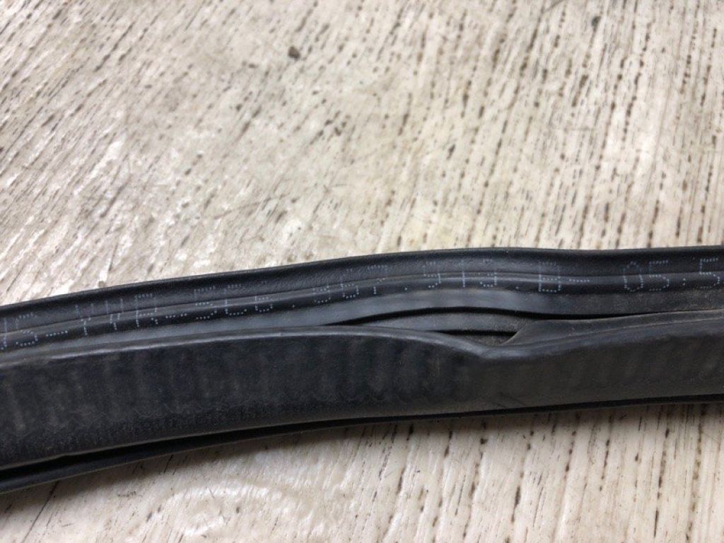5C6 867 914 A | Ущільнювач дверей VOLKSWAGEN JETTA USA 10-17 - Фото 3