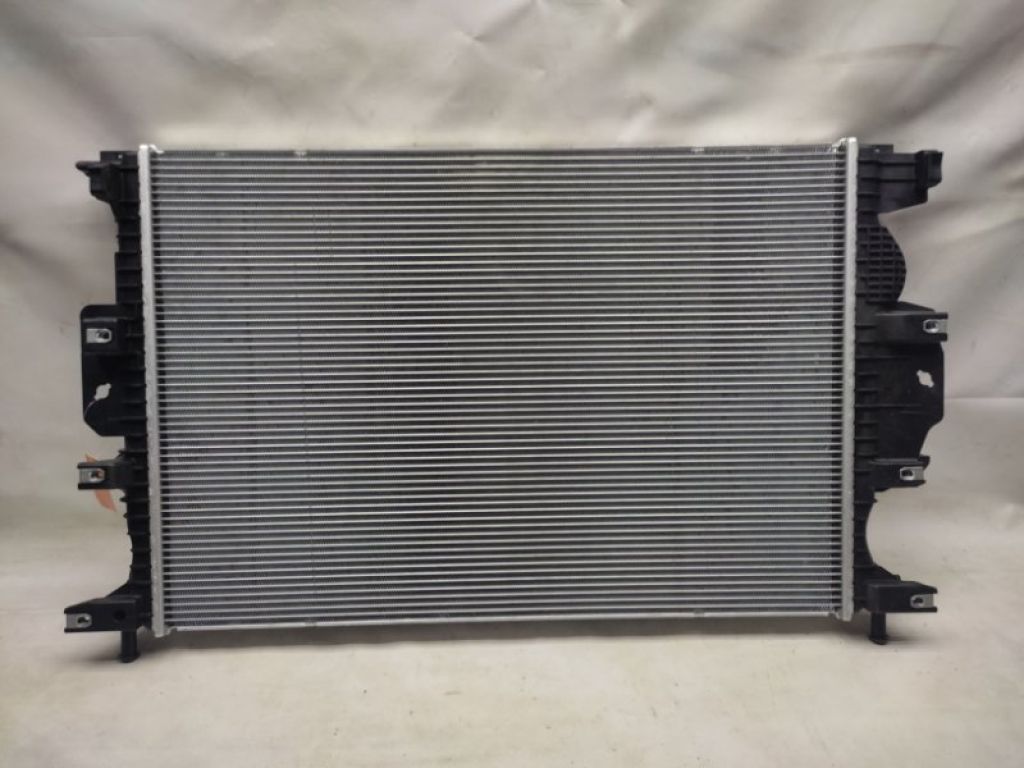 DG9Z-8005-C | Радіатор основний FORD FUSION 14-