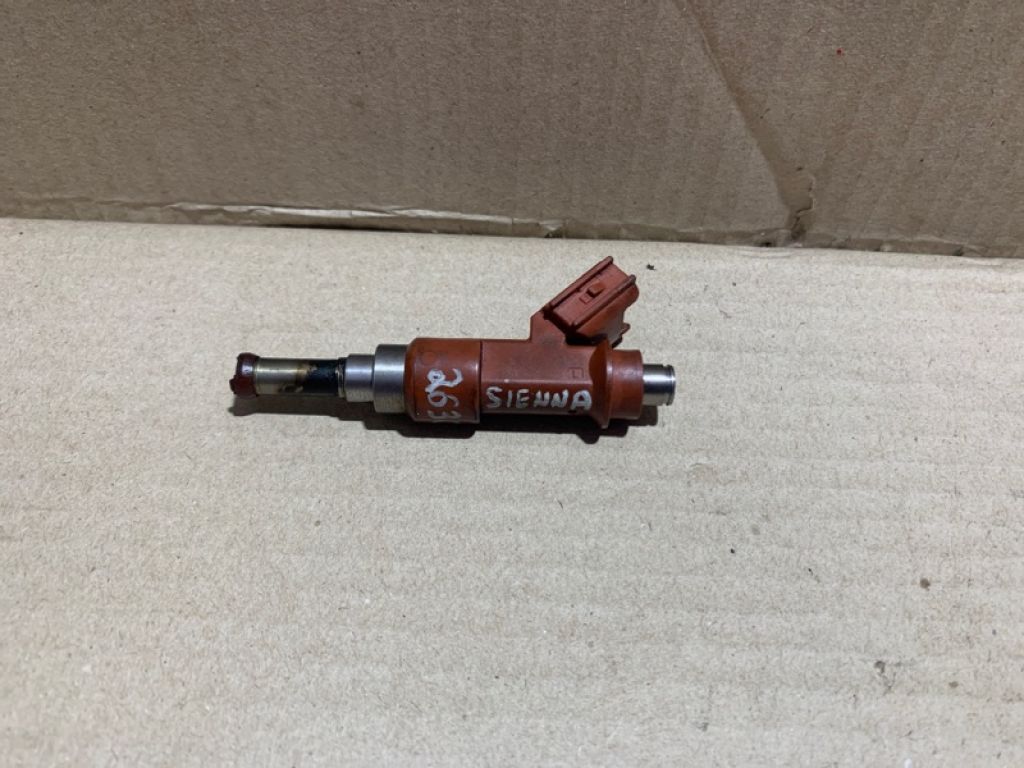 23209-0P040 | Форсунка топливная TOYOTA SIENNA 03-10