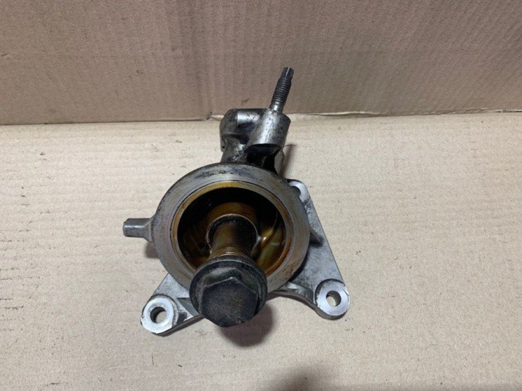 15781-31010 | Кронштейн TOYOTA SIENNA 03-10
