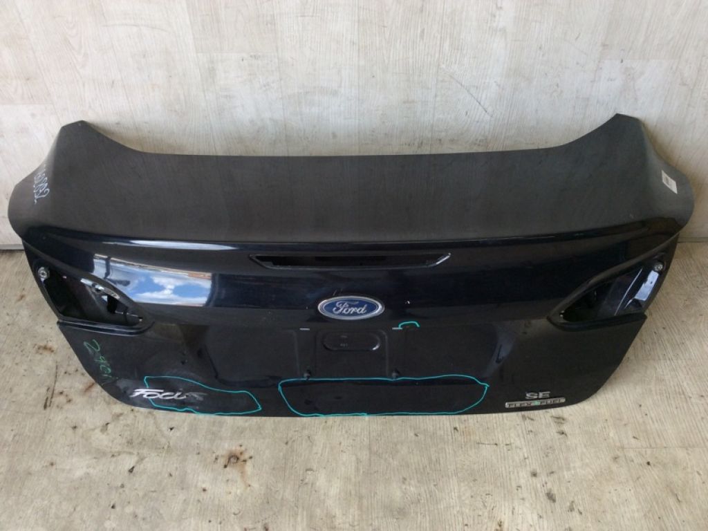 F1EZ-5440110-A | Крышка багажника FORD FOCUS 10-18