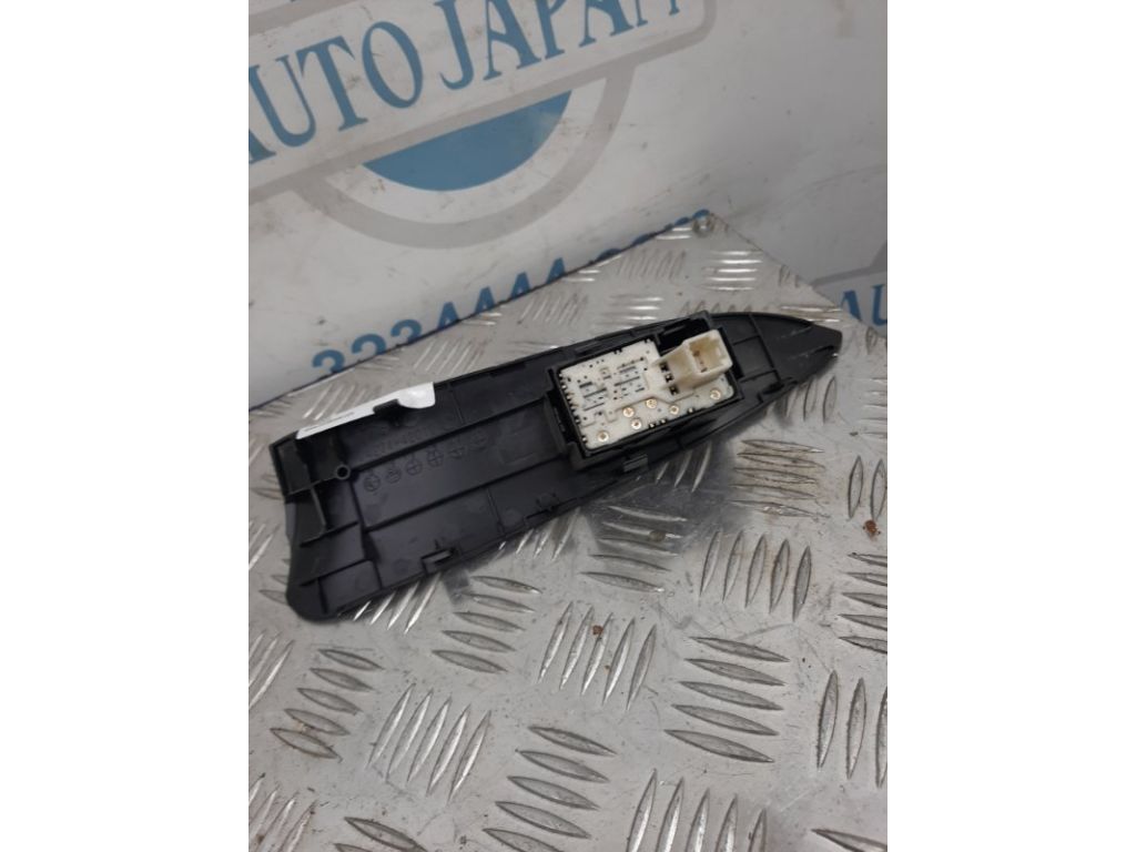 84810-33120 | Кнопка стеклоподъемника задн. прав. TOYOTA RAV4 05-12 - Фото 3