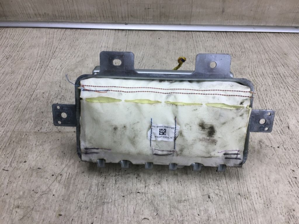 84530-1U500 | Подушка безопасности пассажира KIA SORENTO XM 09-14
