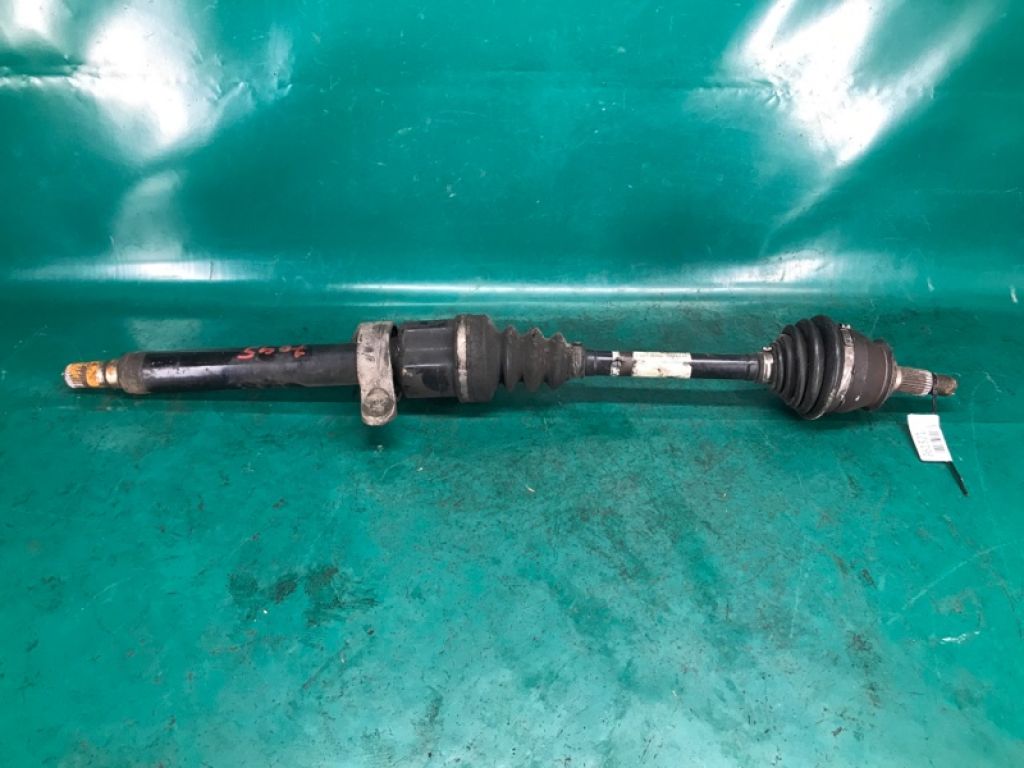 31 60 8 605 468 | Привід передній прав. MINI COOPER S CLUBMAN R55 05-14