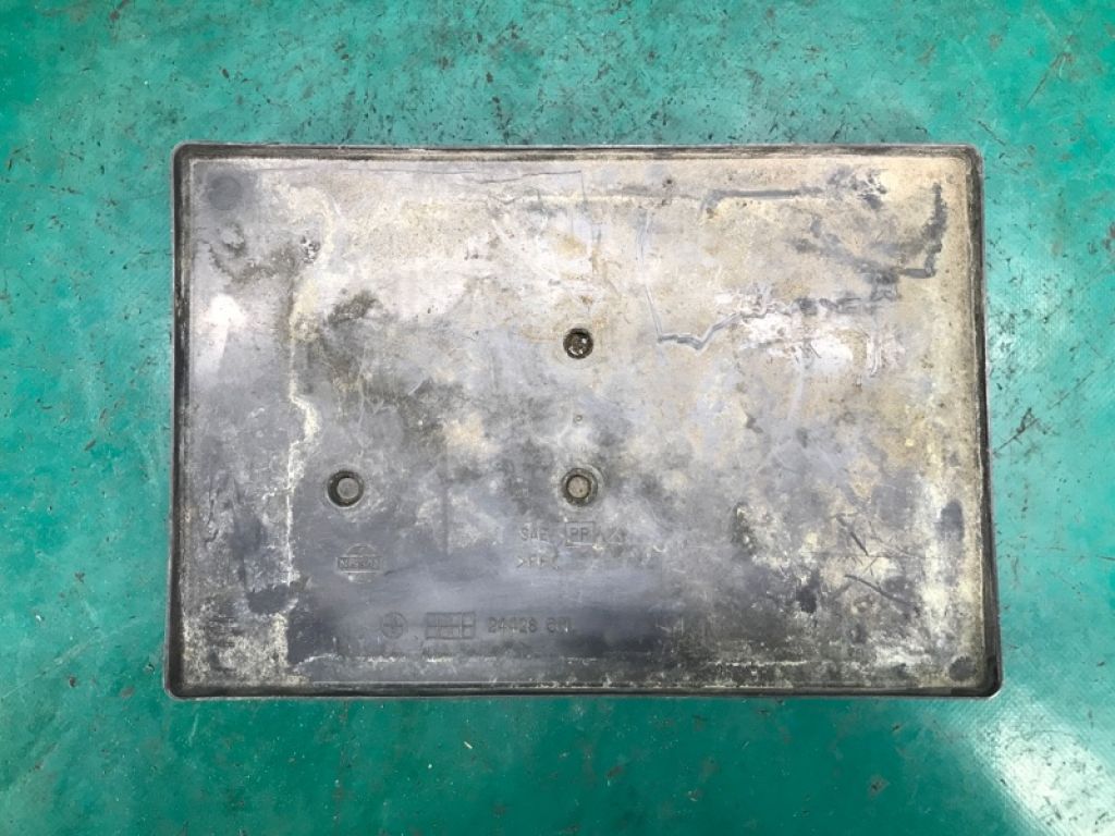 24428-3Z000 | Полиця акумулятора NISSAN PATHFINDER R52 12-21