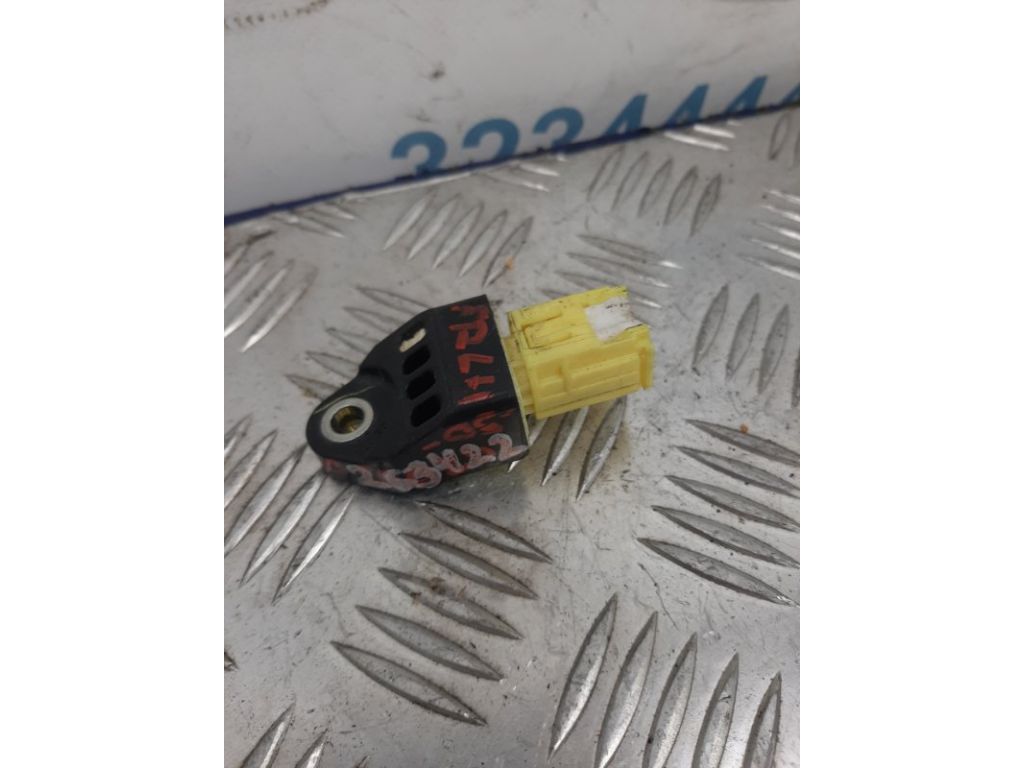 89831-0E020 | Датчик удара передн. лев. TOYOTA CAMRY 50 12-15