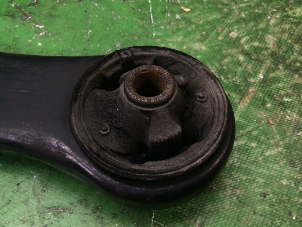 4806847040 | Важіль передньої підвіски нижній прав. TOYOTA PRIUS - 20 03-11 - Фото 2