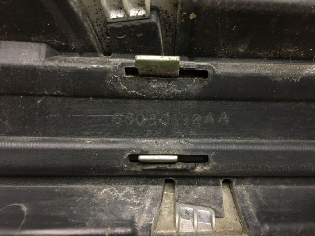 1SU84SZ0AB | Решетка радиатора DODGE JOURNEY 08-20 - Фото 10