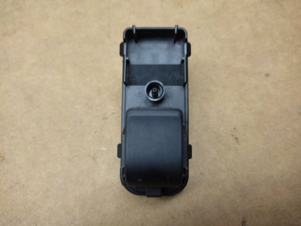 KD35-66-370 | Кнопка стеклоподъемника MAZDA CX-5 (KE) 11-17