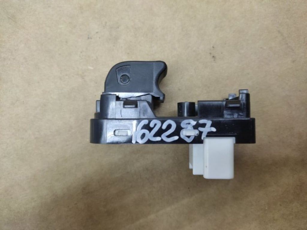 KD35-66-370 | Кнопка стеклоподъемника MAZDA CX-5 (KE) 11-17 - Фото 2