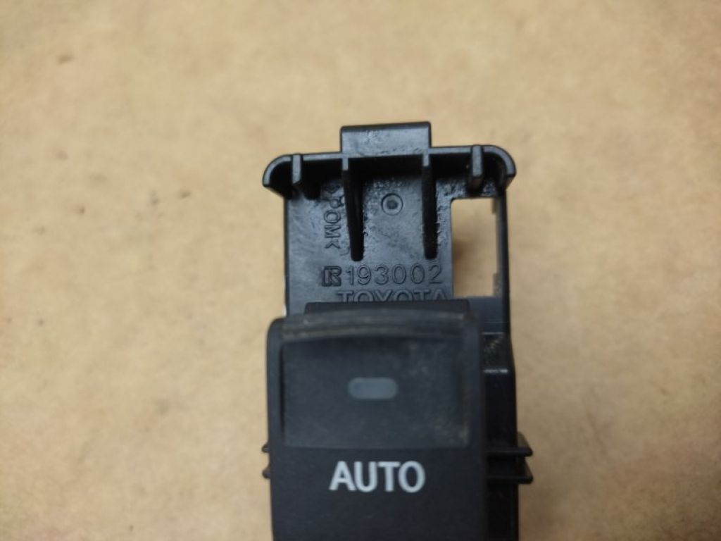 84810-0T010 | Кнопка склопідіймача TOYOTA SIENNA 11-16 - Фото 2