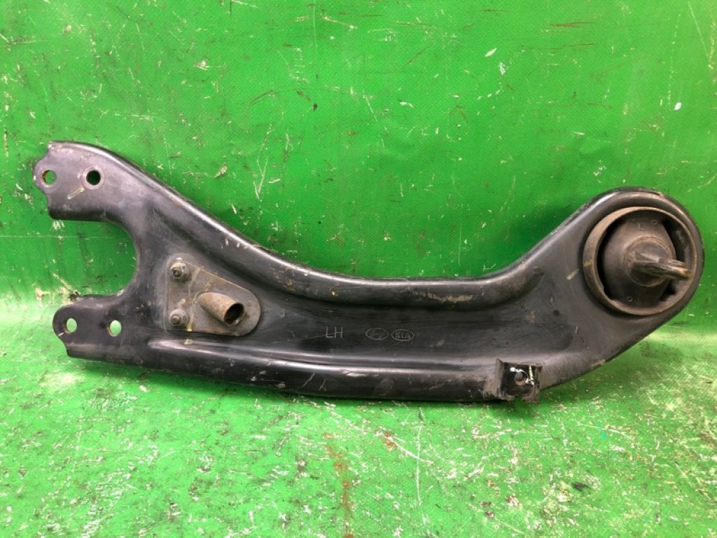 552703Q000 | Важіль задньої підвіски поздовжній лів. HYUNDAI SONATA YF 10-14