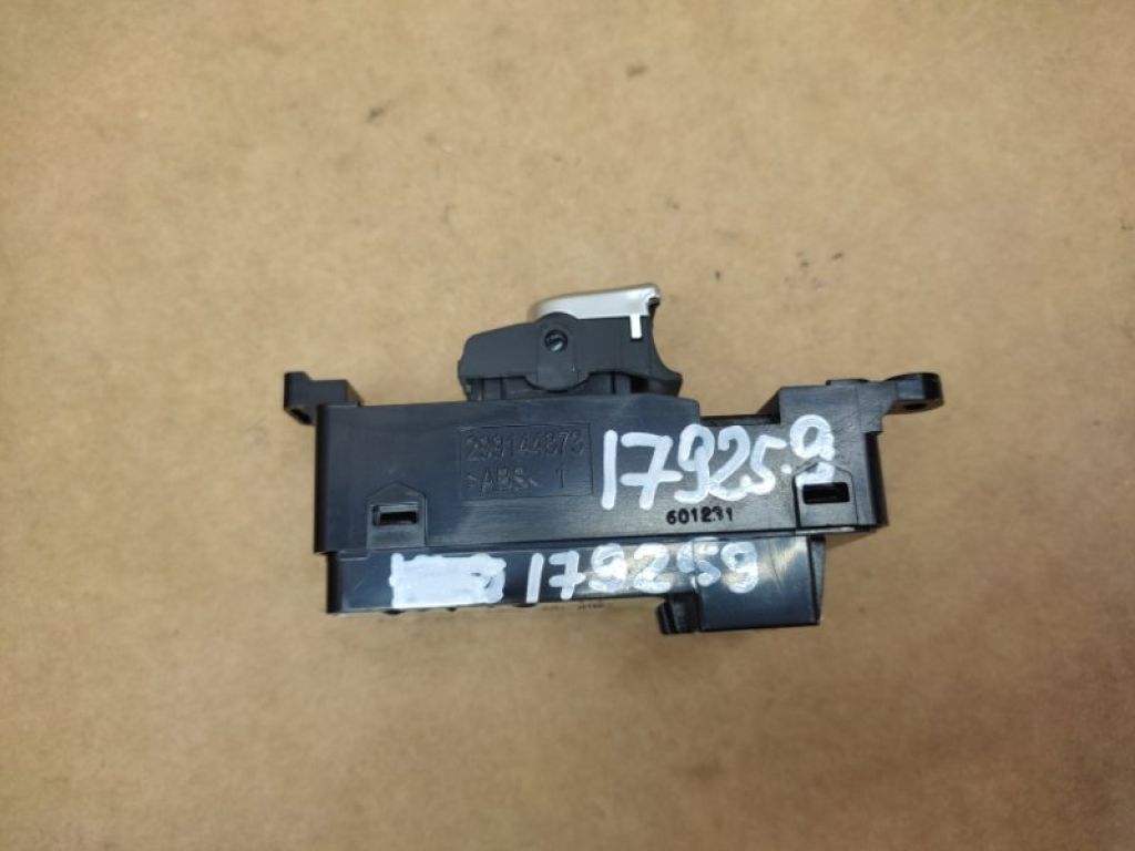 93581-C5000 | Кнопка стеклоподъемника задн. лев. KIA SORENTO UM 14- - Фото 2