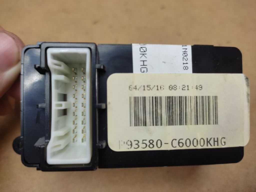 93581-C5000 | Кнопка стеклоподъемника задн. лев. KIA SORENTO UM 14- - Фото 3