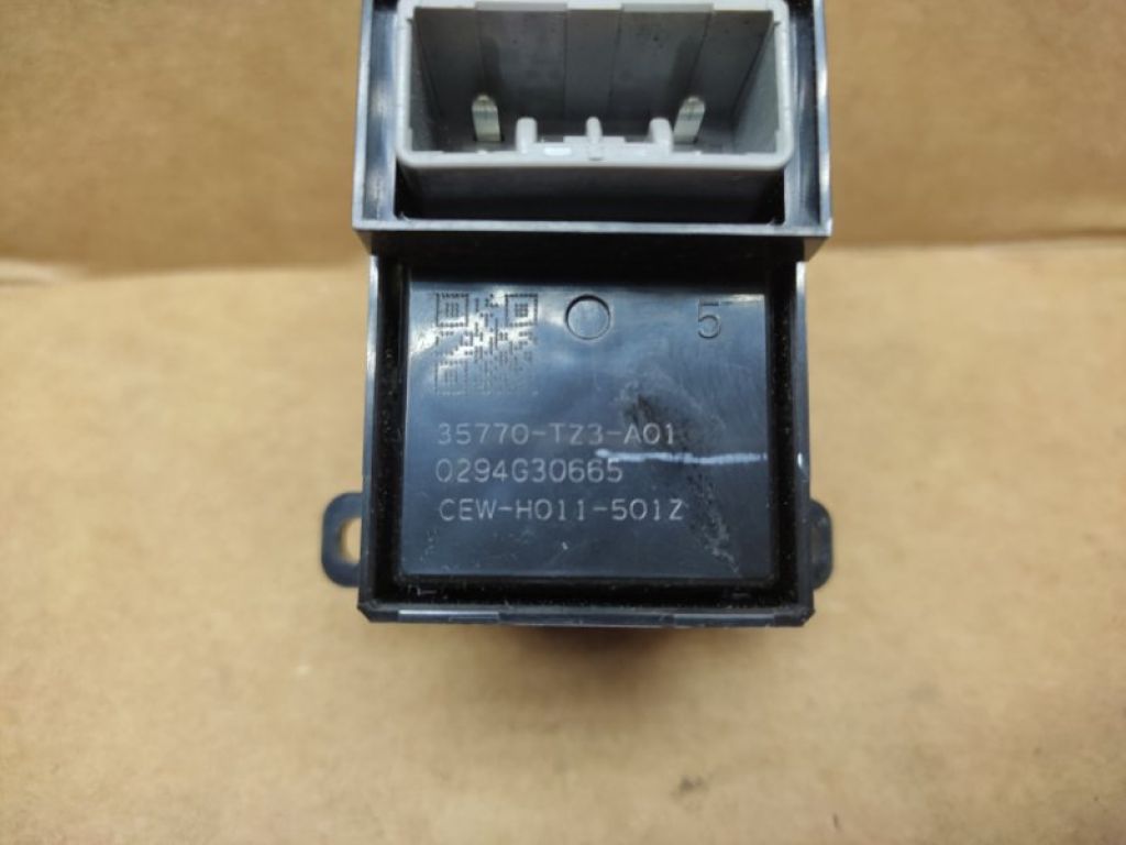 35770-TZ3-A01 | Кнопка стеклоподъемника задн. прав. ACURA TLX 14-17 - Фото 3