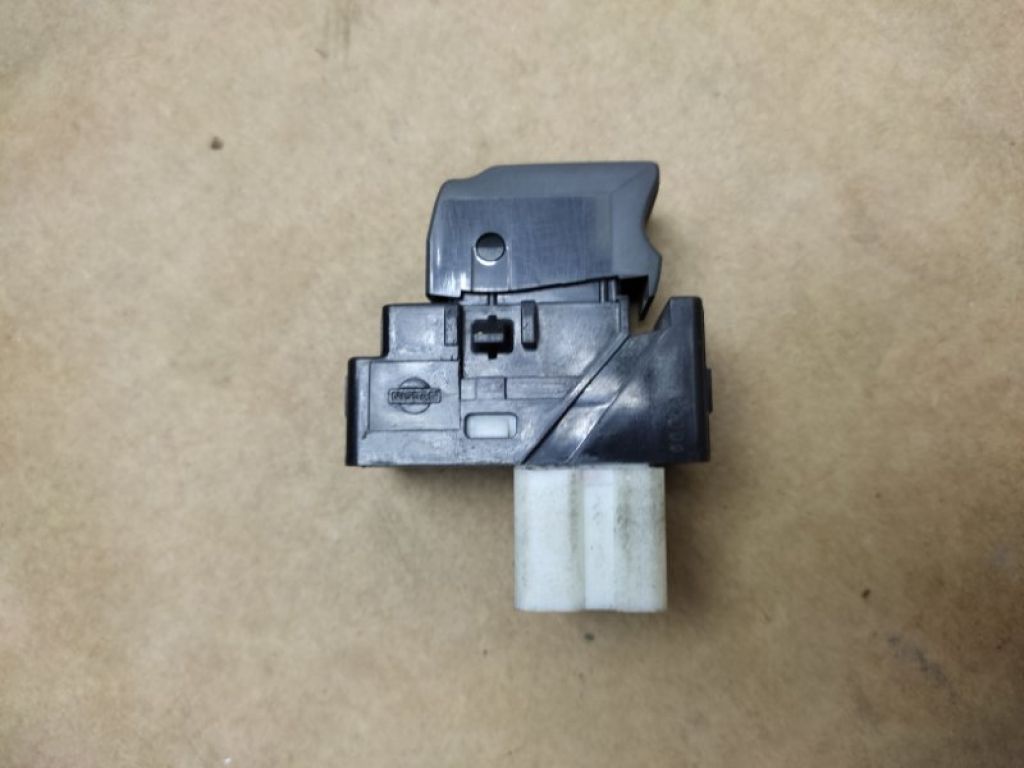 83071XA01A | Кнопка склопідіймача задн. SUBARU TRIBECA B9 05-07 - Фото 2