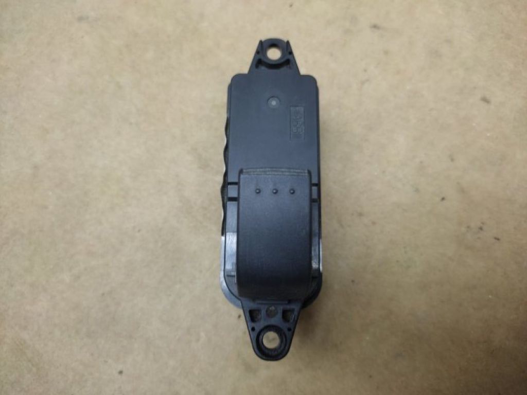 TD11-66-380 | Кнопка стеклоподъемника MAZDA CX-9 06-16
