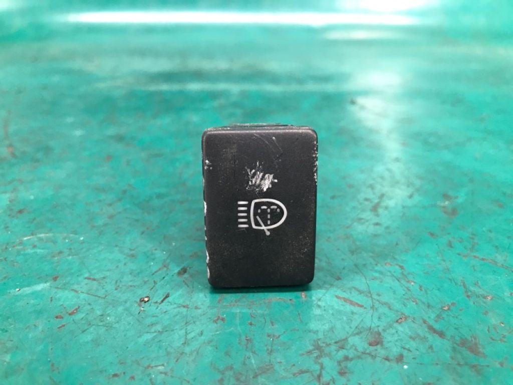 84150-33050 | Кнопка TOYOTA LAND CRUISER PRADO 150 09-17