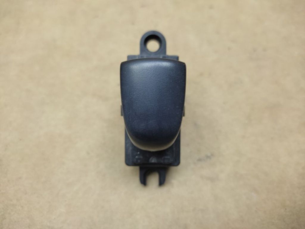 25411-1KL5A | Кнопка стеклоподъемника NISSAN SENTRA B17 12-21