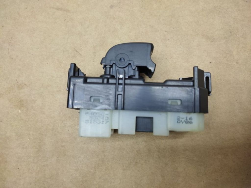 84030-53040 | Кнопка склопідіймача LEXUS IS250/350 05-13 - Фото 2
